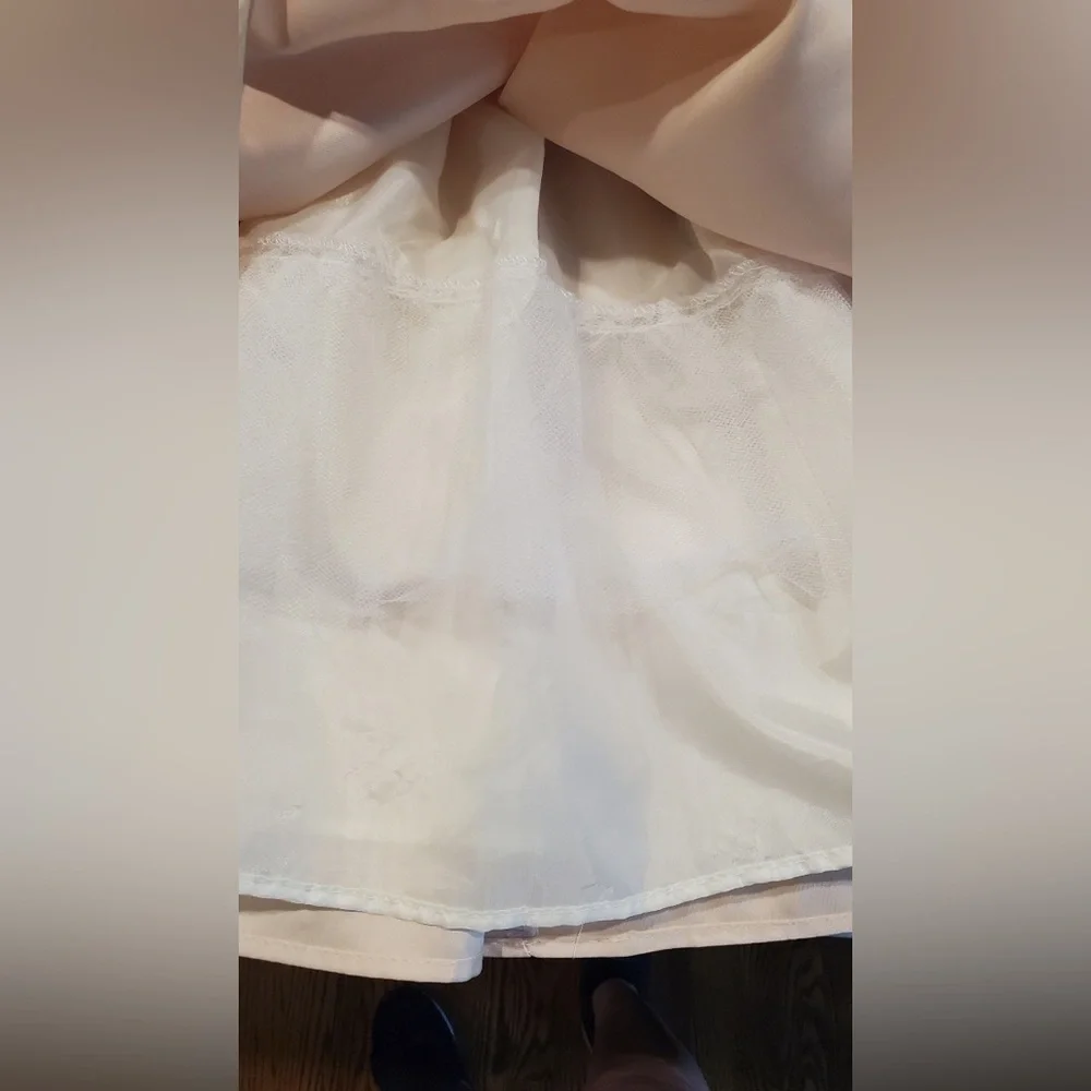 Sweet Kids USA Champagne and ivory lace Flower girl Dress. Sz.3